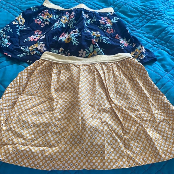 2 Carter’s girl skirts - Picture 1 of 3